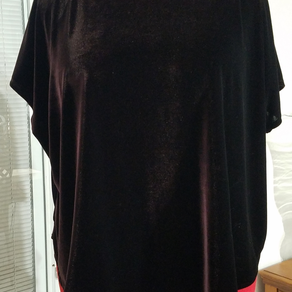 Top - Picture 2 of 2